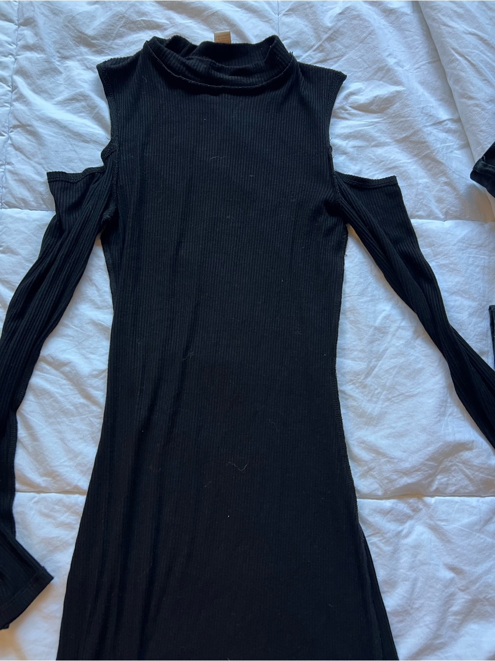 Forever 21 Black Cold-Shoulder Ribbed Long-Sleeve Dress
